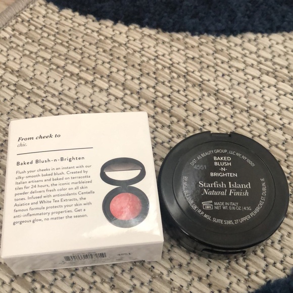 Laura Geller Baked Blush-N-Brighten in Starfish Island - Picture 3 of 3